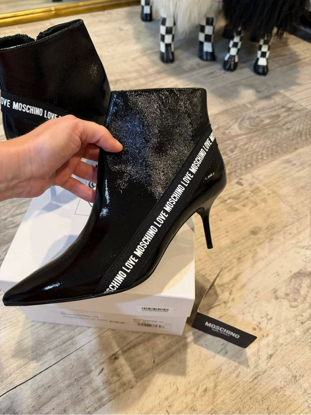 Love Moschino Black Patent Pointed-Toe Logo-Trim Ankle Booties 39